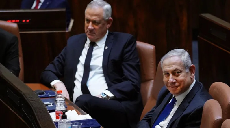 إعلام عبري: غانتس حاول تجنيد وزراء وأعضاء كنيست في الليكود ضد نتنياهو وحكومته